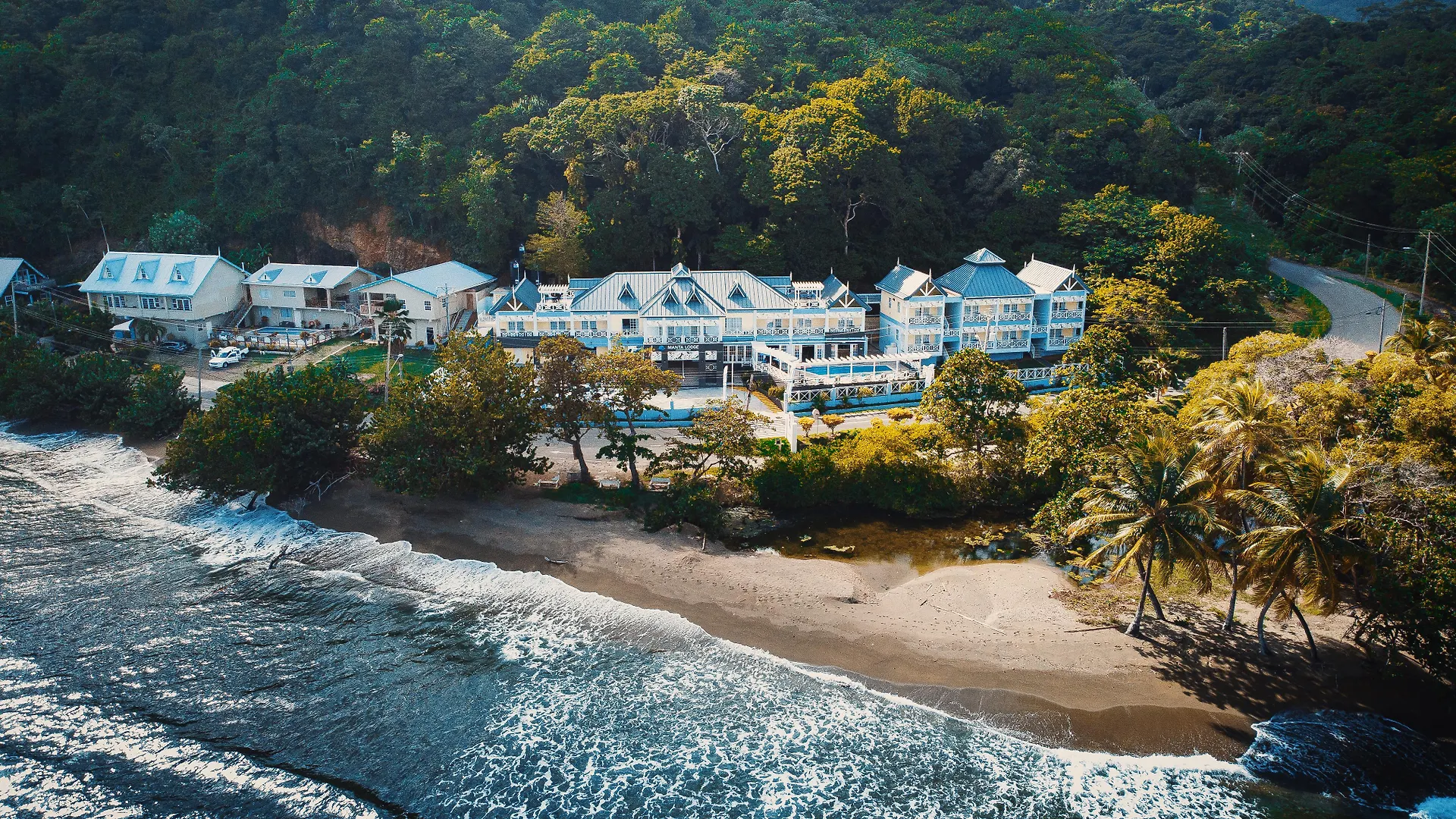 Manta Lodge & Dive Centre Hotel